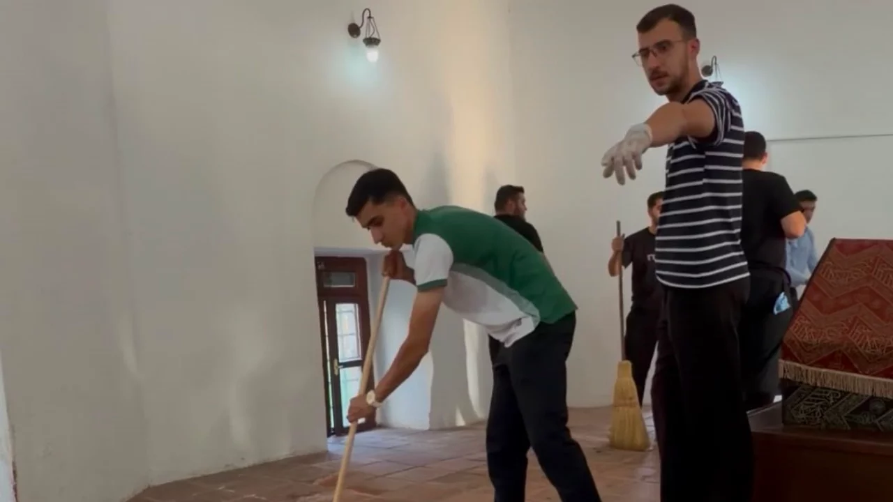 AK Parti Osmangazi Gençlik Kolları'ndan tarihi mirasa anlamlı vefa