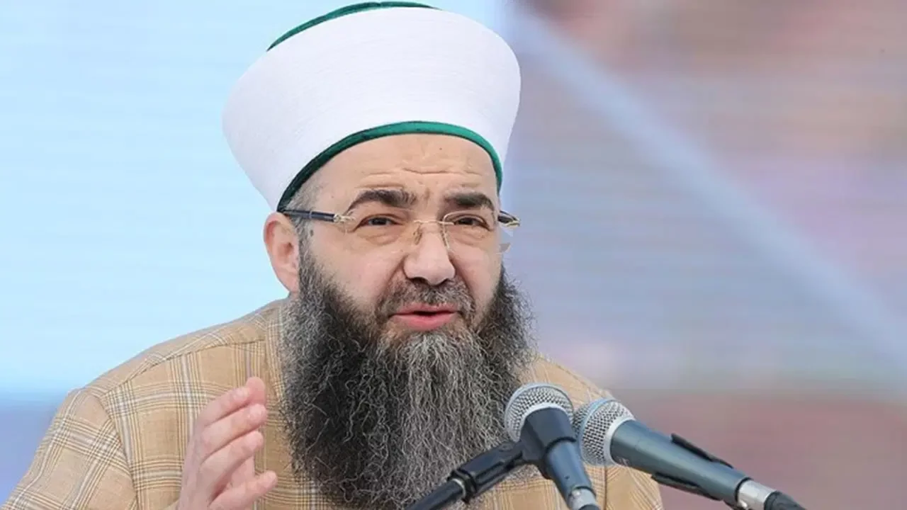 'Cübbeli Ahmet' acil ameliyata alındı