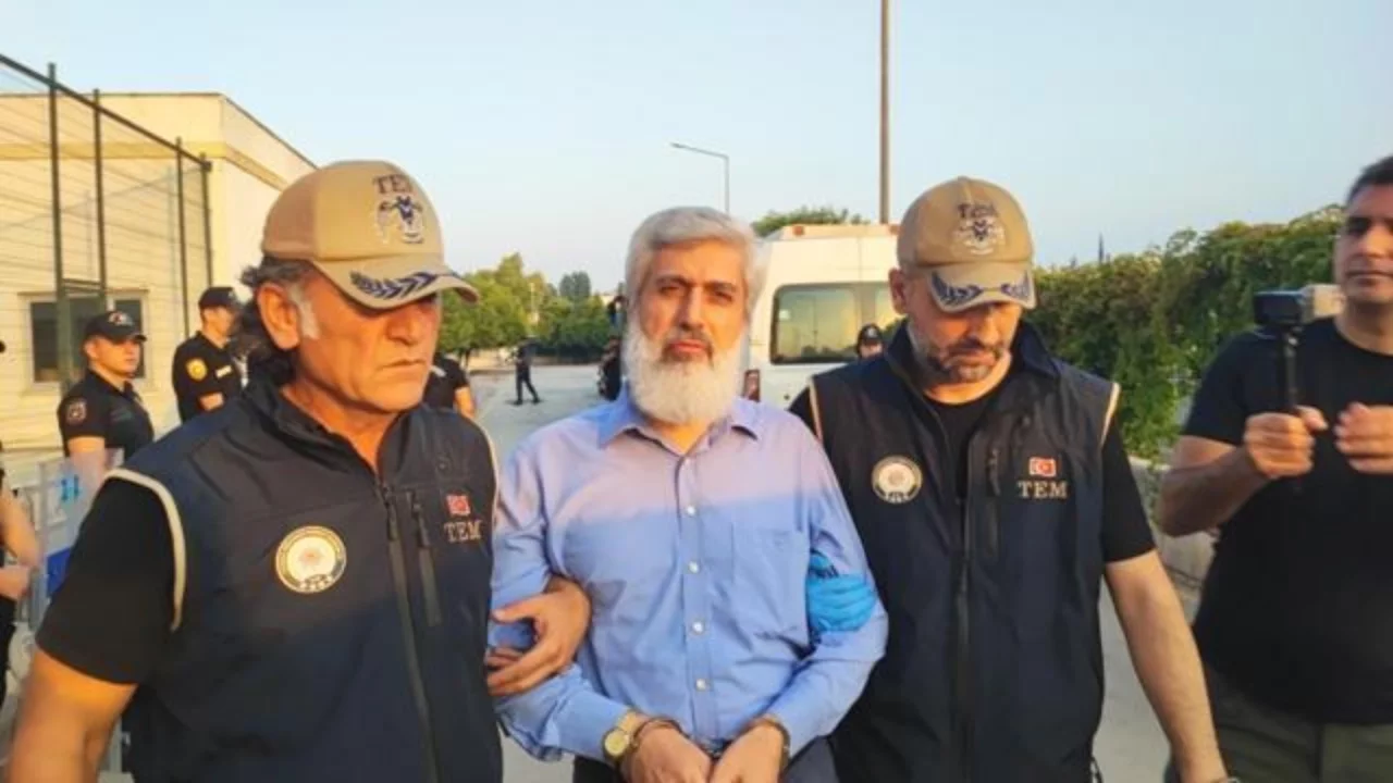 Alparslan Kuytul soruşturmasında "Levent börek" dahil 5 şirkete kayyum atandı