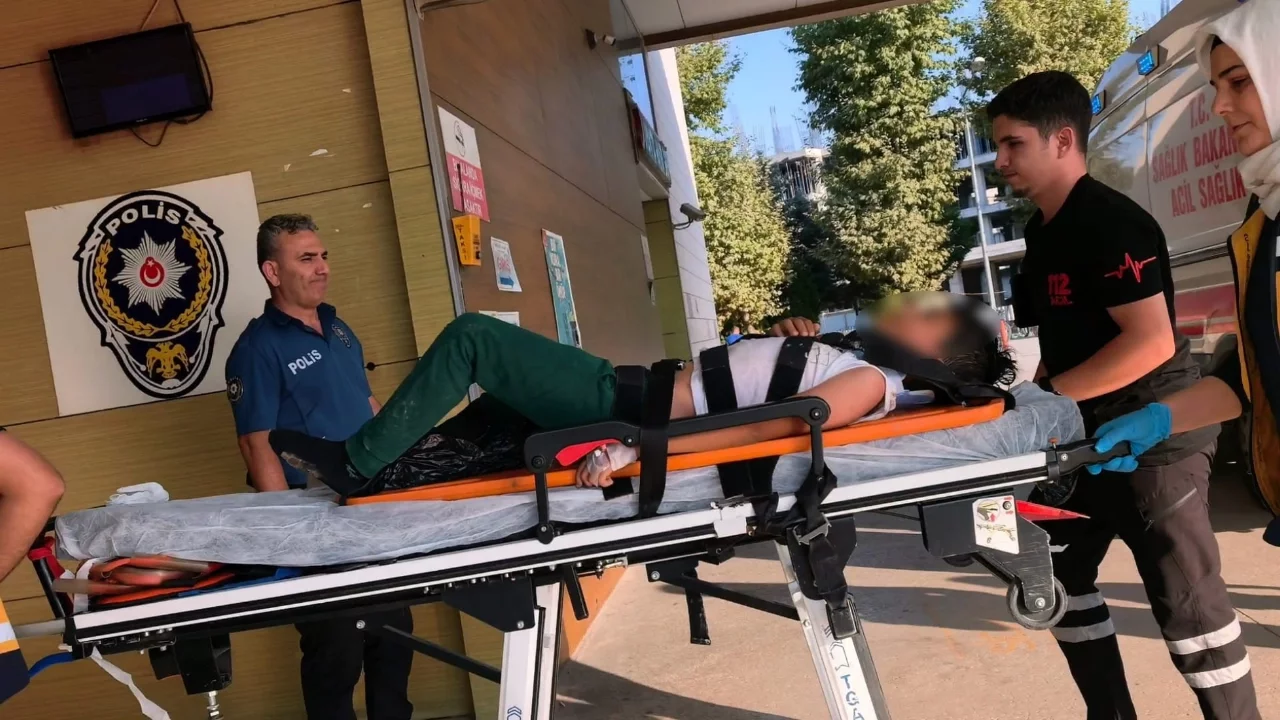 Bursa'da feci kaza! Otomobilin çarptığı 9 yaşındaki çocuk ağır yaralandı