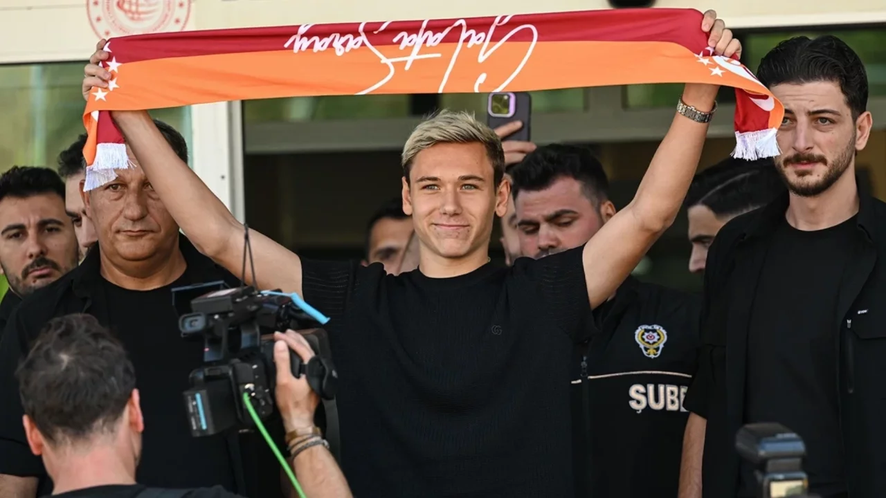 Galatasaray, Aleksey Batrakov transferini TFF'ye bildirdi