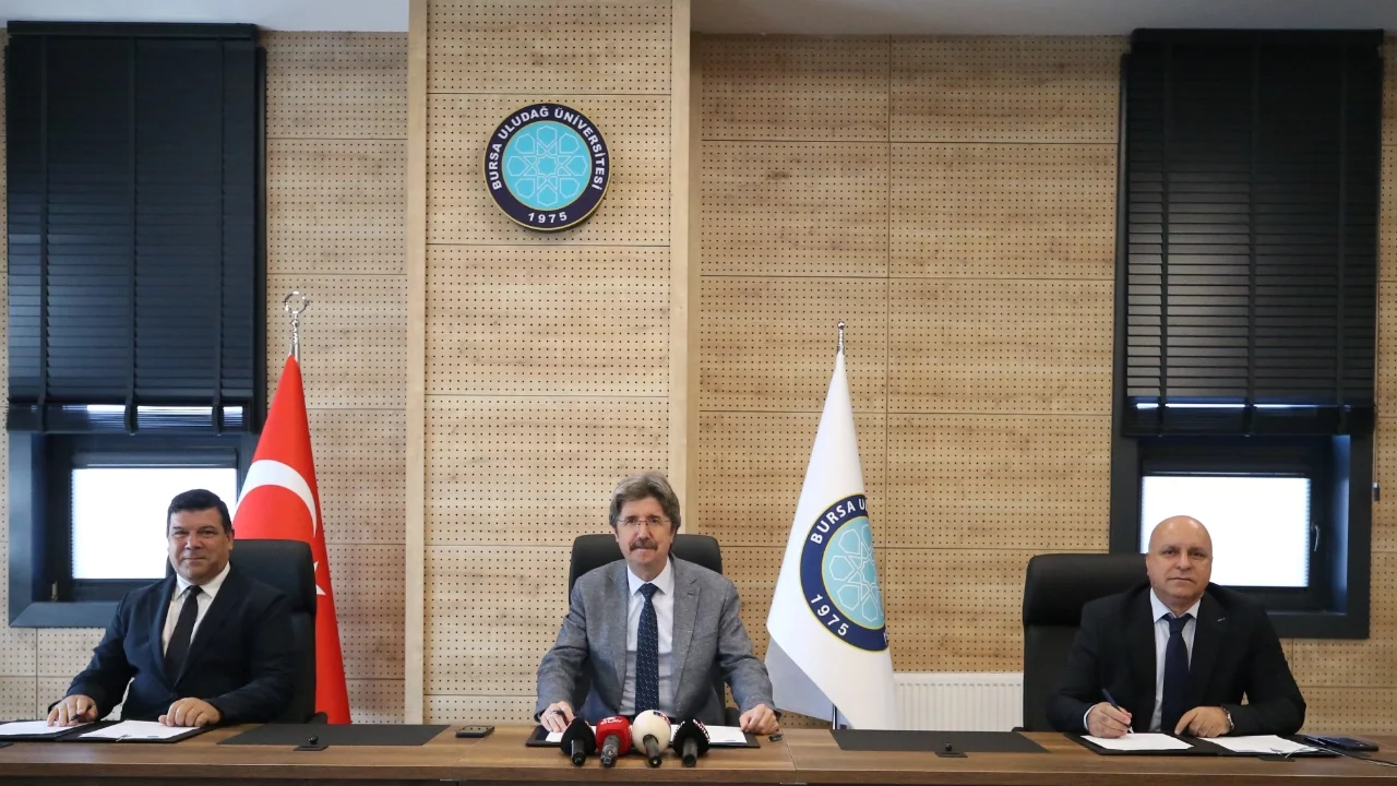 BUÜ, DAÜ ve ÜSİGED arasında akademik ve bilimsel işbirliği protokolü imzalandı