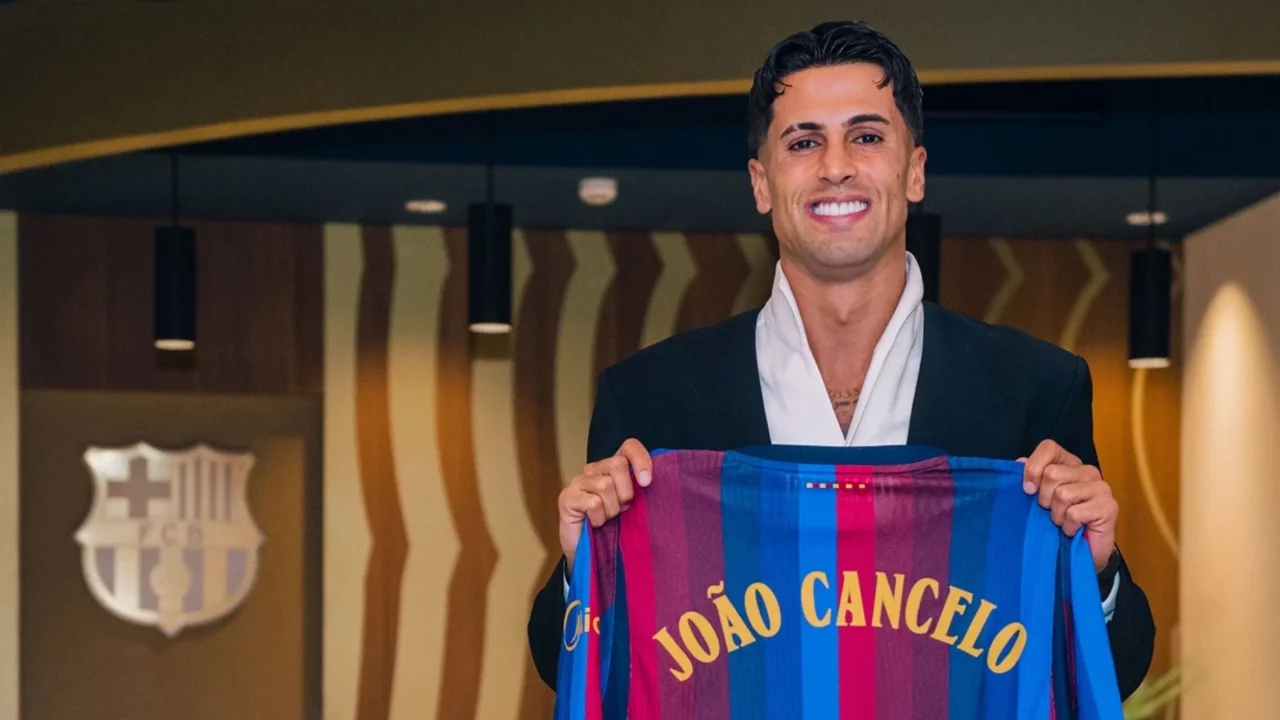 Barcelona, Joao Cancelo'yu yeniden kadrosuna kattı