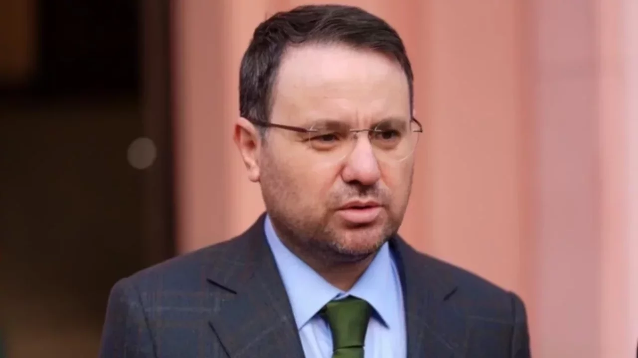 Bakan Gürlek açıkladı: İki taraftar grubuna operasyon