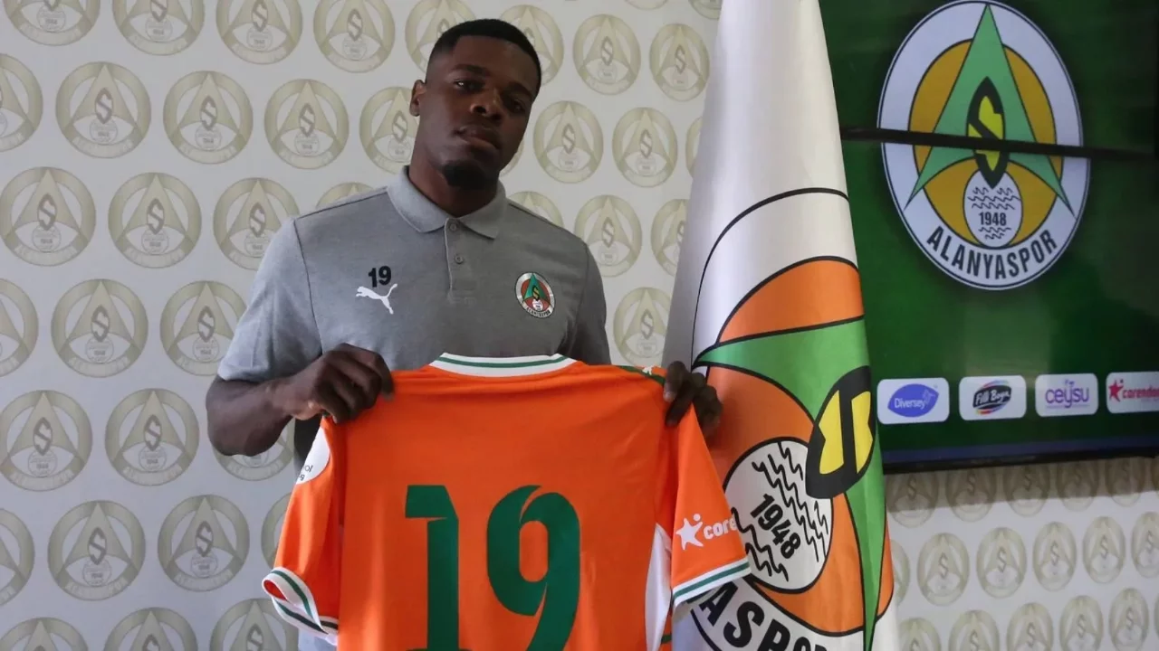 Alanyaspor'a Vanspor'dan santrfor takviyesi