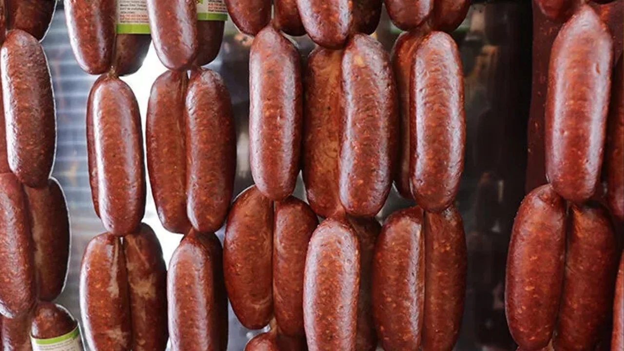 Hileli gıda listesi güncellendi! O marka sucuklarda at ve eşek eti tespit edildi