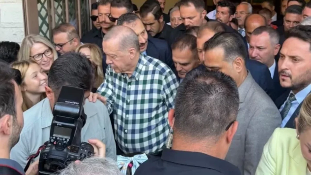 Cumhurbaşkanı Erdoğan, Marmaris'te vatandaşlarla buluştu