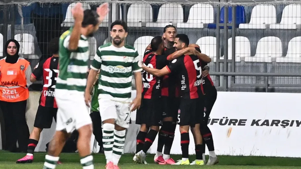 Timsah deplasmanda mağlup!
