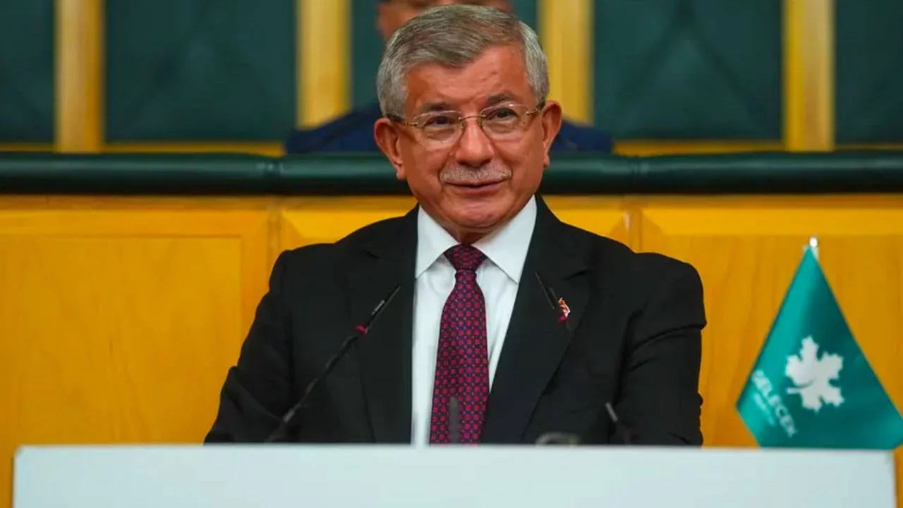 Gelecek Partisi resmen feshedildi!