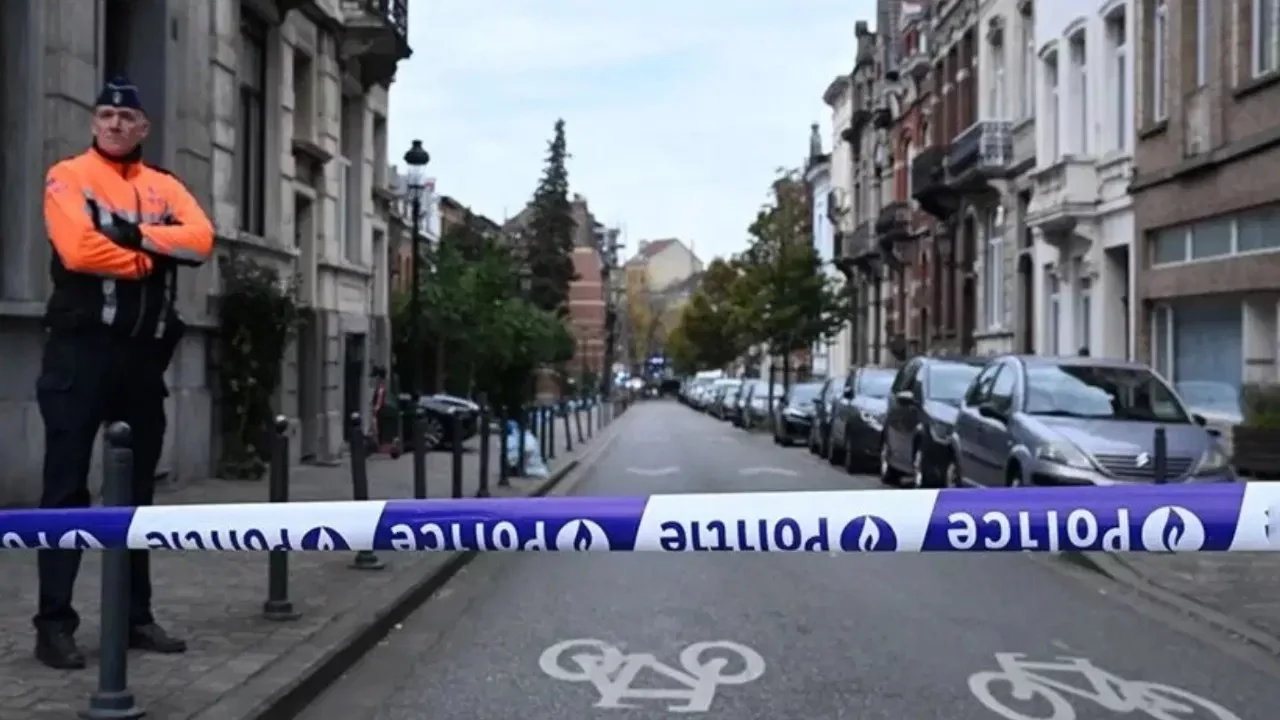 Brüksel'de polis merkezine kurşun yağdırdılar