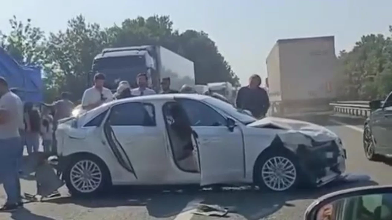 Kocaeli'de zincirleme kazalar: 8 araç birbirine girdi