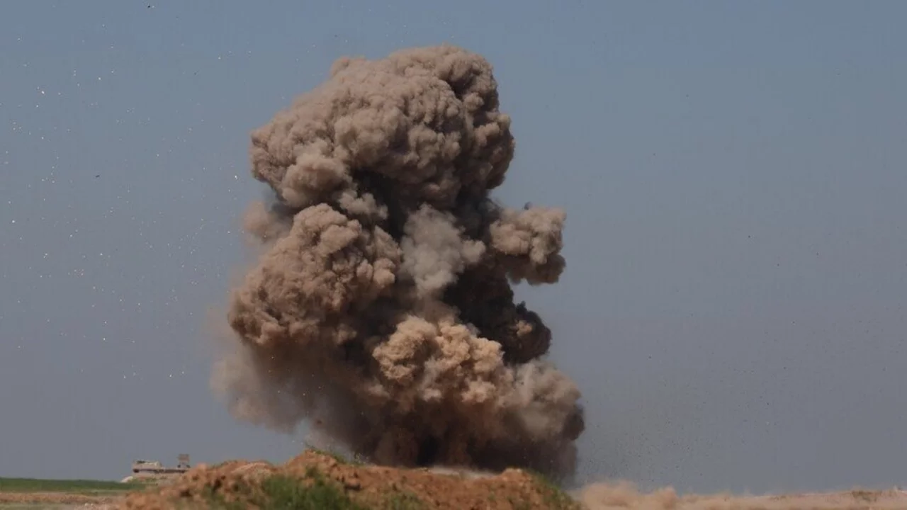 Suriye'de güvenlik güçlerini taşıyan otobüse bombalı saldırı
