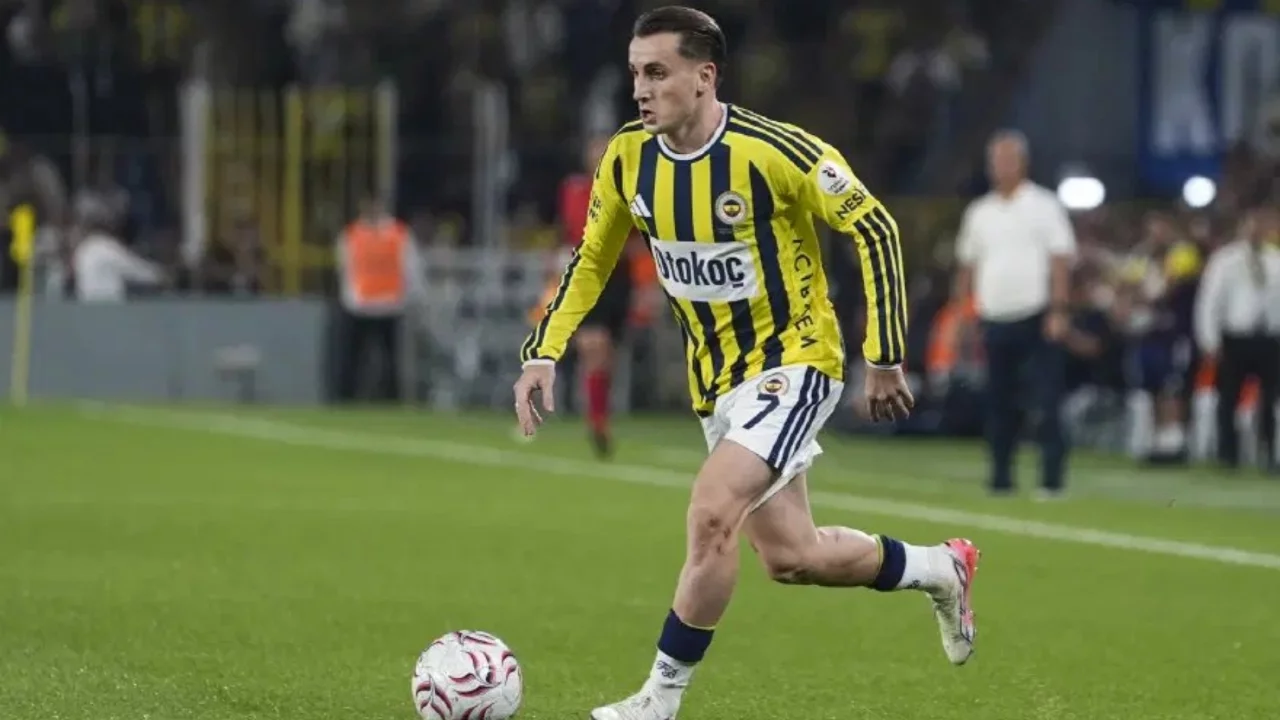Fenerbahçe'de korkutan sakatlık: Kerem Aktürkoğlu, sedyeyle oyundan çıktı
