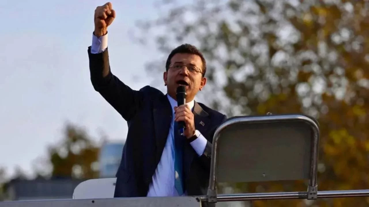 Ekrem İmamoğlu'ndan gençlere "YENİ Parti" çağrısı: "Kenetlenin"