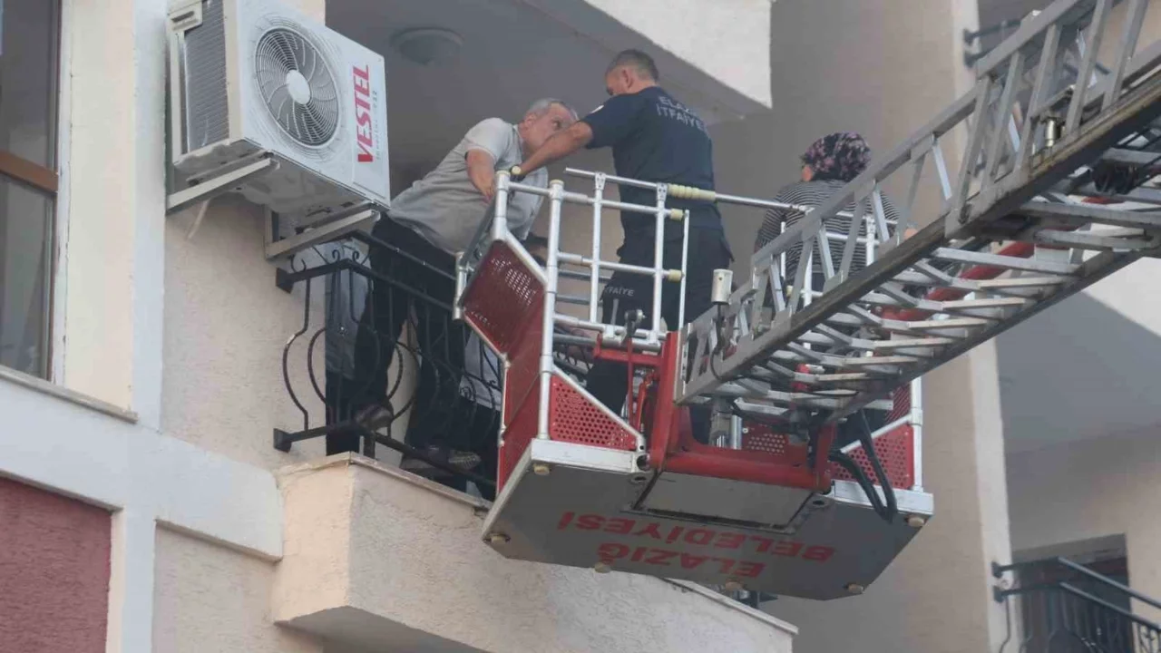 Elazığ'da binanın bodrum katında yangın: Çok sayıda kişi dumandan etkilendi