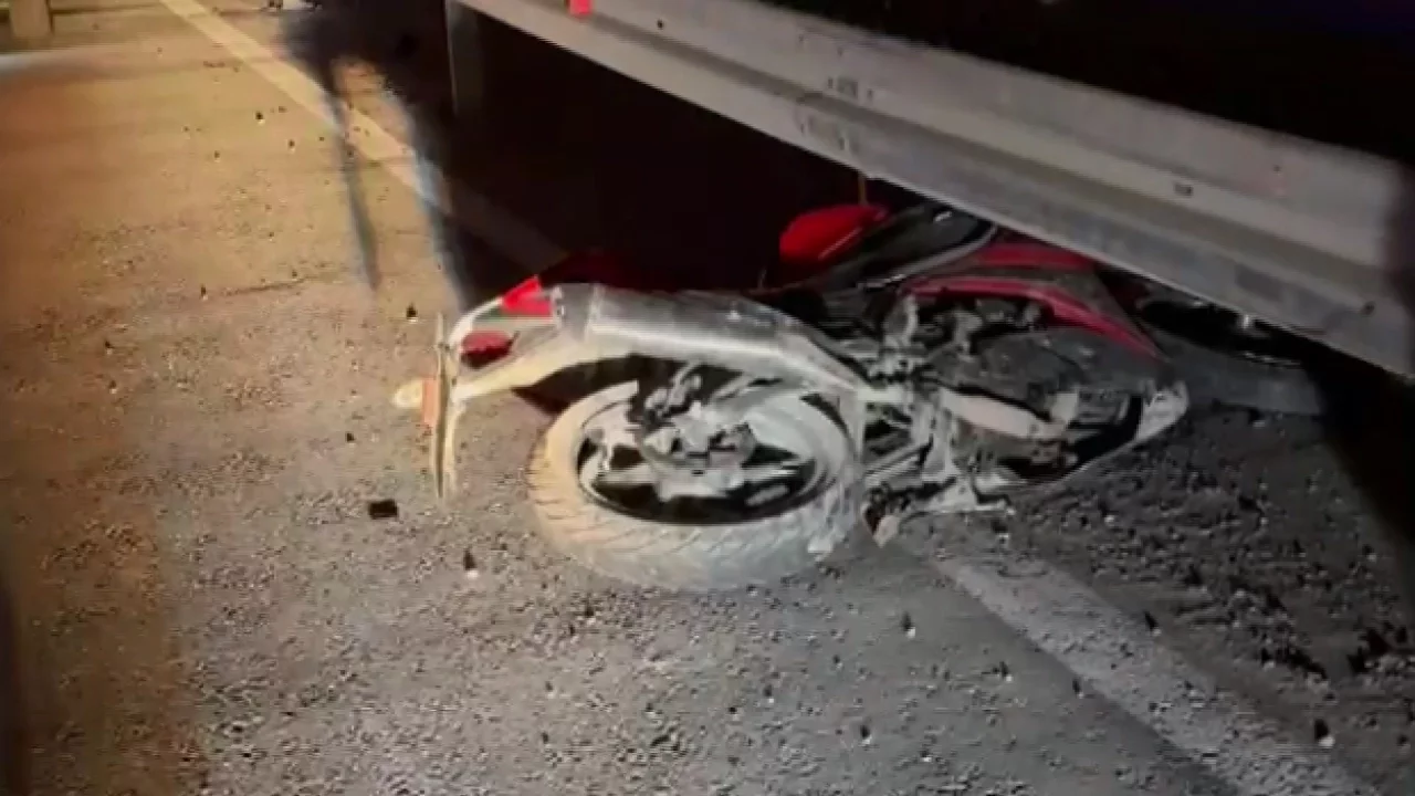 Bursa'da motosiklet kazası! Bariyere çarparak ağır yaralandı