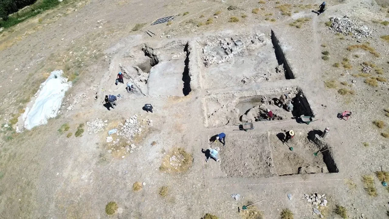 Van'da Urartu öncesi dönemlere ait yerleşim izleri bulundu