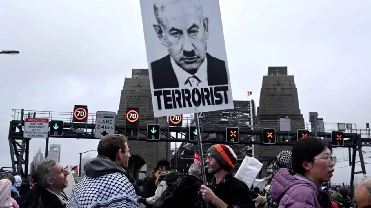100'ü aşkın eski diplomat Fransa ve İngiltere'ye İsrail'e yaptırım çağrısı yaptı