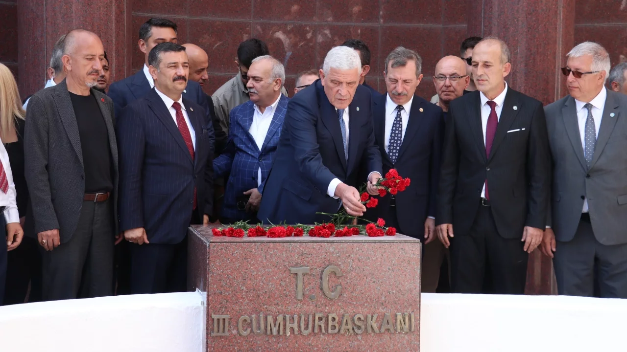 İYİ Parti Genel Başkanı Müsavat Dervişoğlu, Bursa'da ziyaretlerde bulundu