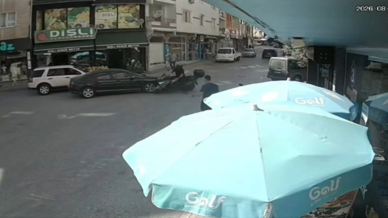 Bursa'da motosiklete çarpan otomobil kaçtı