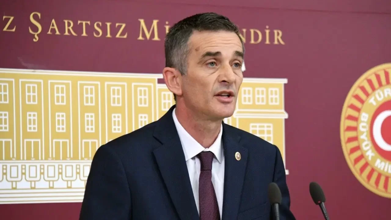 AK Parti'ye geçeceği iddia ediliyordu... Ümit Dikbayır'dan videolu açıklama
