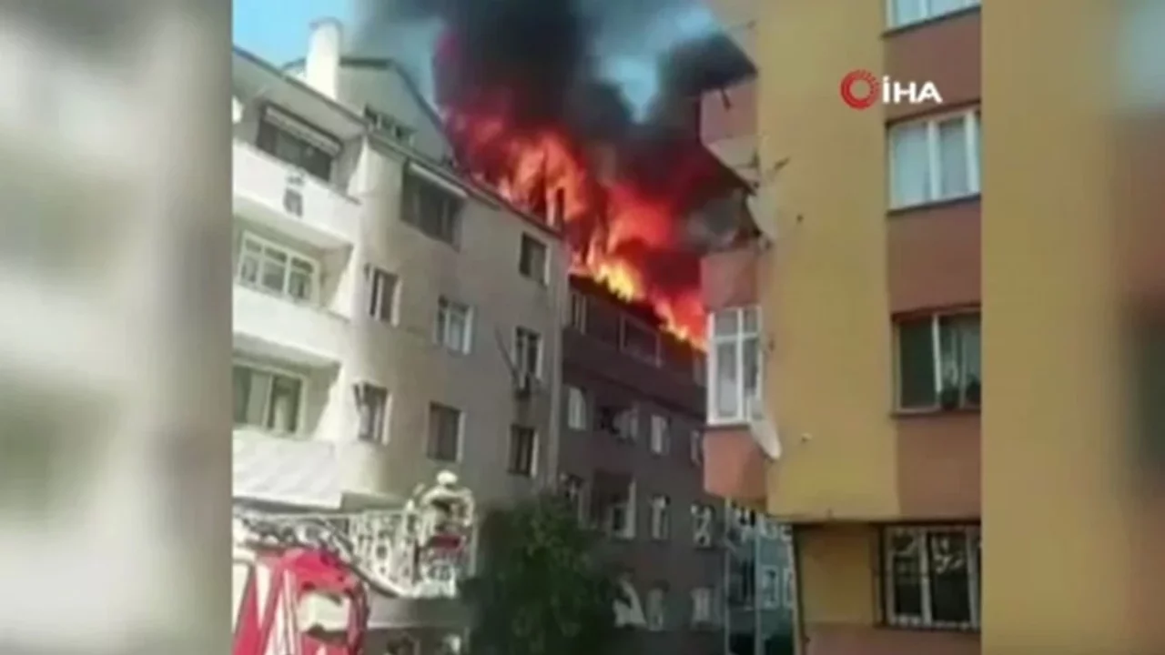 İstanbul'da 4 katlı binada yangın