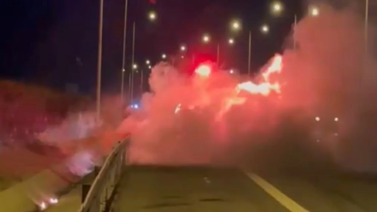 Kuzey Marmara Otoyolu'nda seyir halindeki otomobil alev aldı