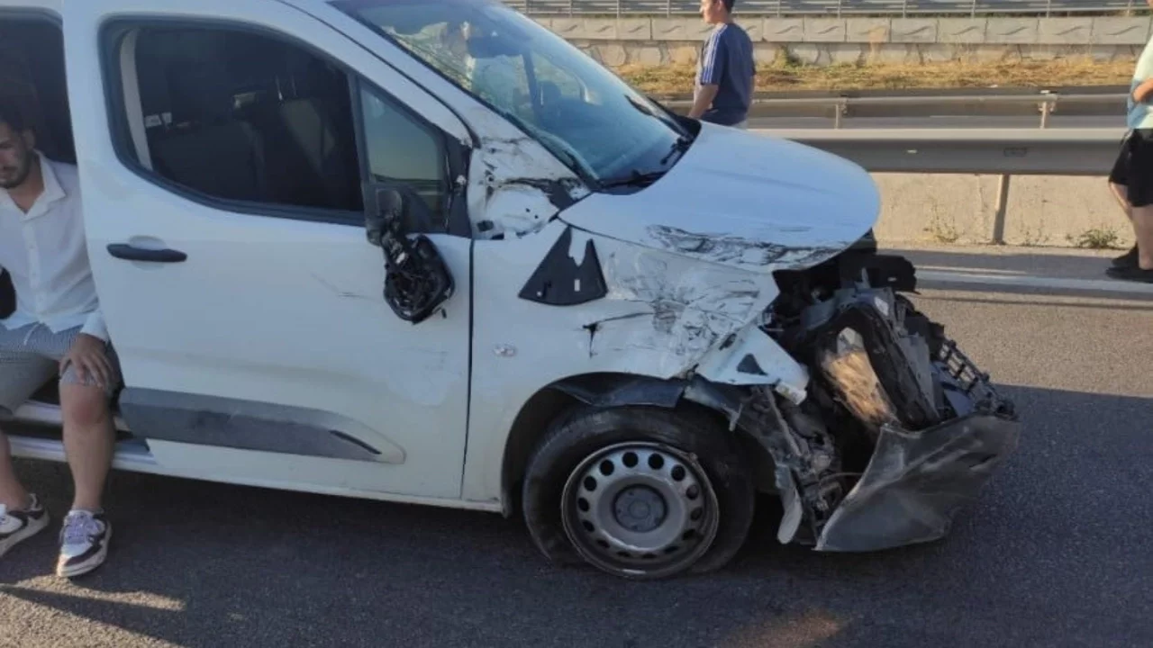 Bursa'da 5 araçlı zincirleme kaza
