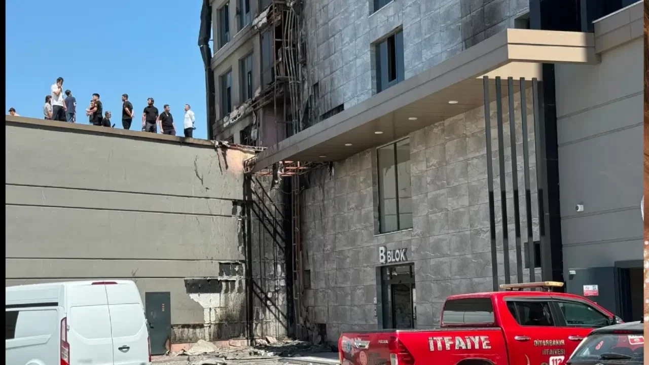 12 katlı plazada korkutan yangın: Faciadan böyle dönüldü