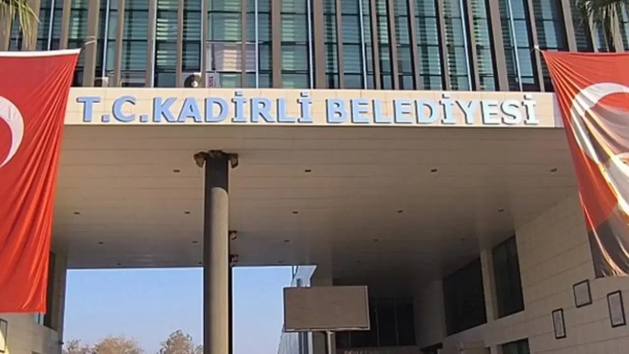 Meclis üyeleri topluca Yeni Parti'ye katıldı