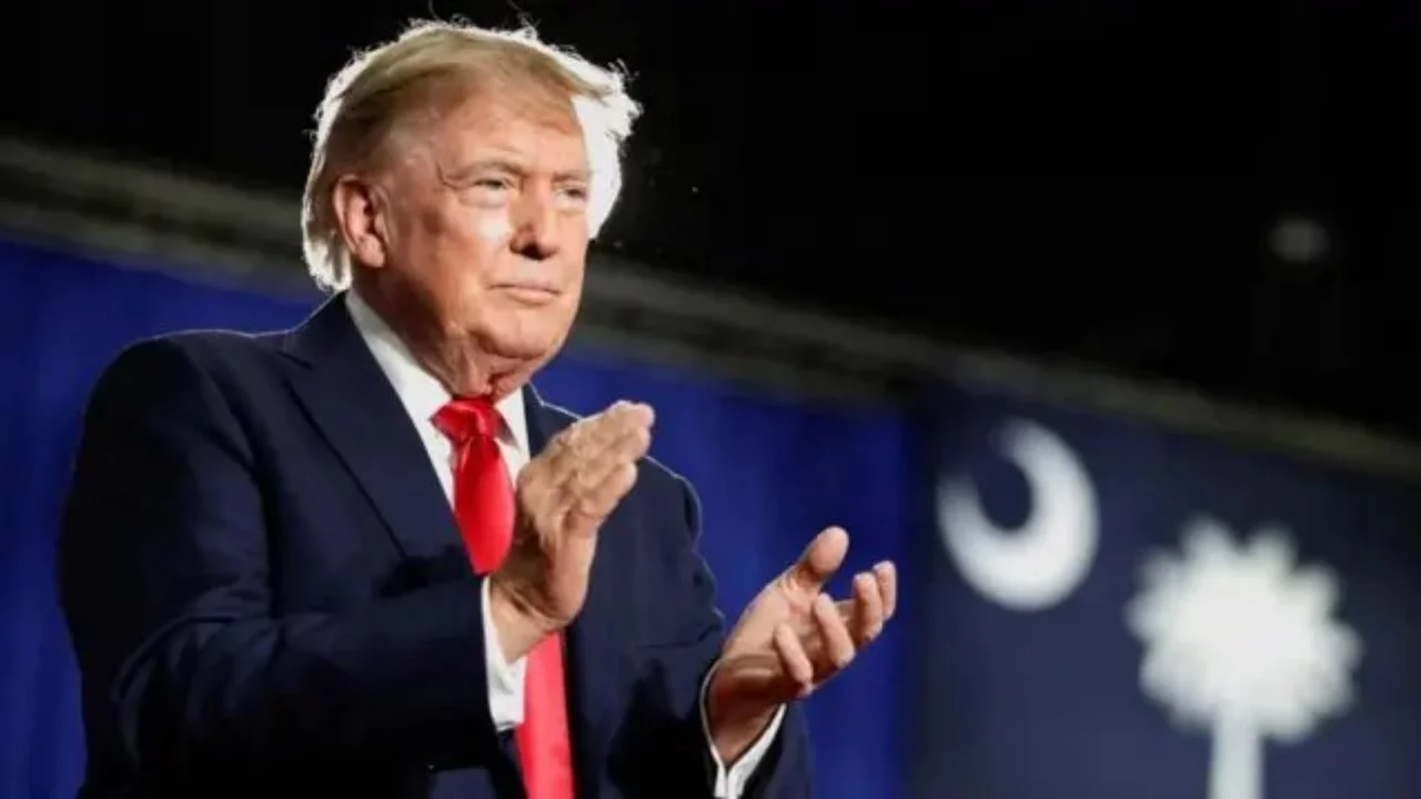 Trump'tan Kanada'ya "yüzde 50 gümrük vergisi" açıklaması