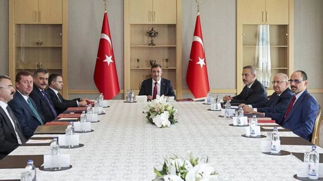 Dört ayrı alt komisyon kurulacak: Süreçte yeni eşik... 'Takip Kurulu'nun ilk toplantısı sona erdi