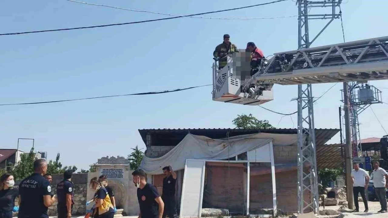 Hatay'da elektrik direğinde erkek cesedi bulundu