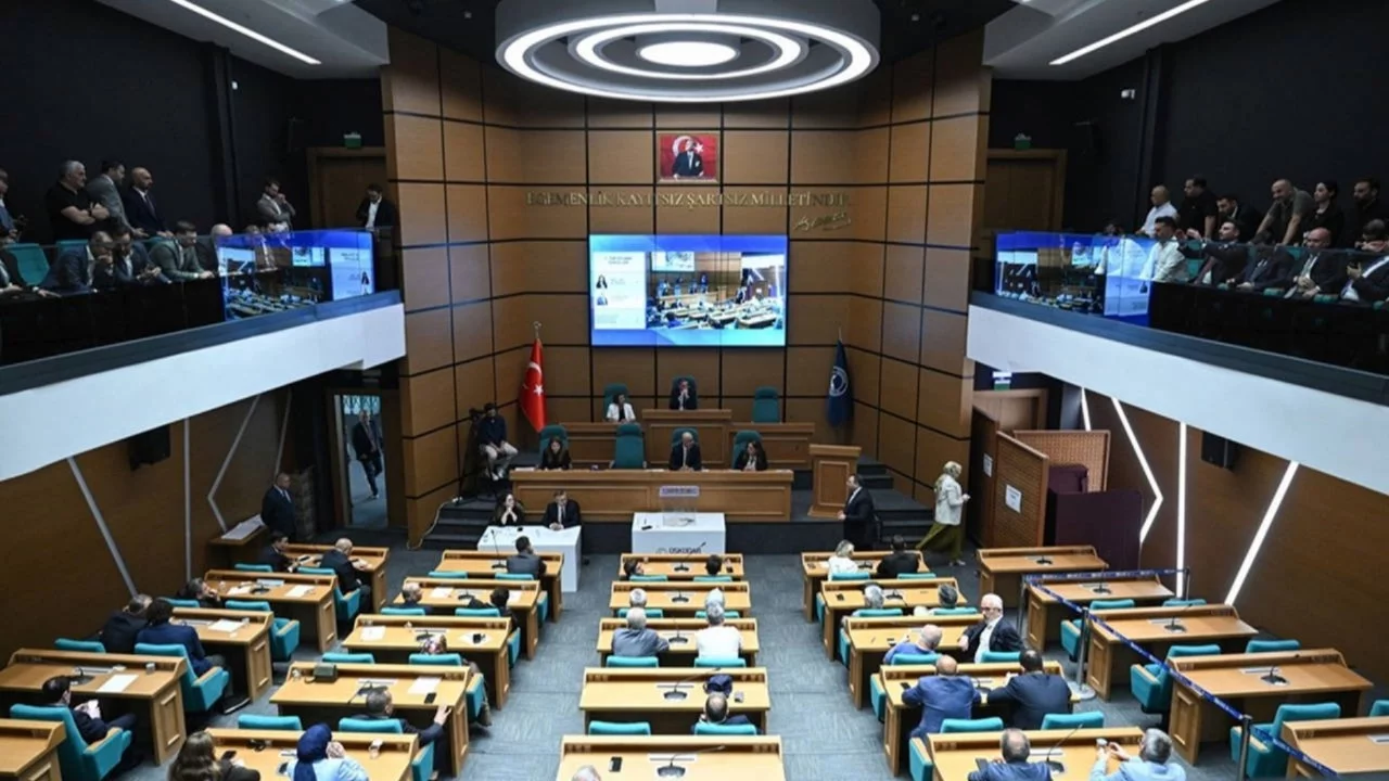 AK Parti'nin itiraz etmişti: Üsküdar Belediyesi belediye başkan vekili seçimi yenilenecek