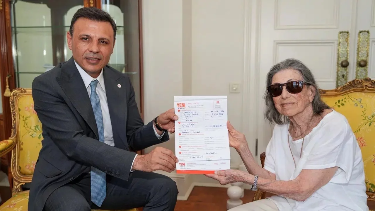 Erdal İnönü'nün eşi Sevinç İnönü YENİ Parti'ye üye oldu