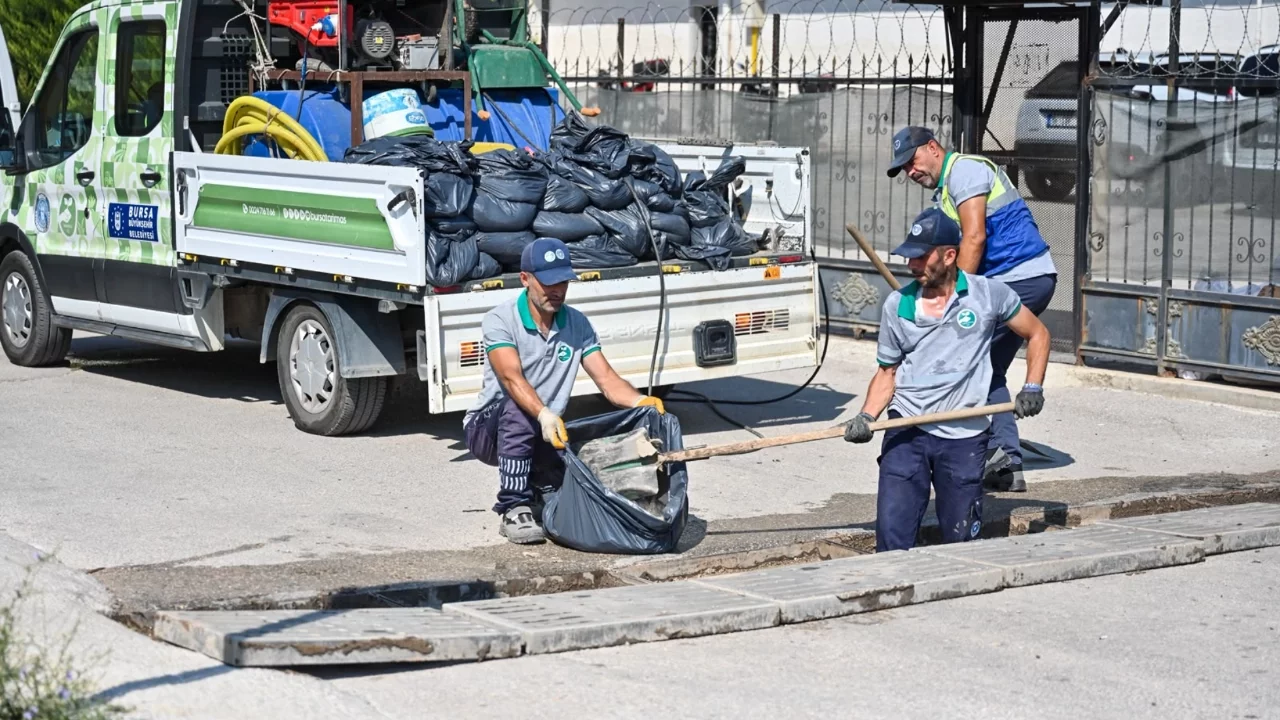 Bursa Büyükşehir Belediyesi'nden altyapıya bahar temizliği