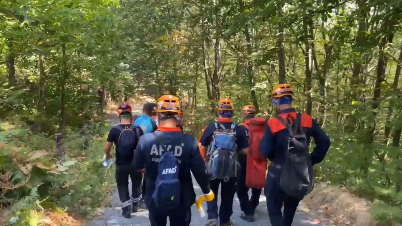 Bursa'da Uludağ'da mahsur kalan 75 yaşındaki kişi için ekipler seferber oldu