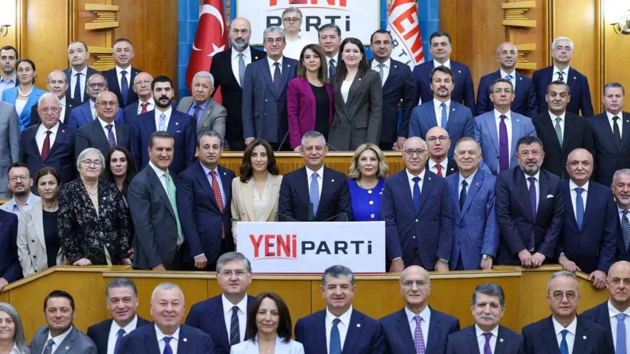 Yeni Parti'nin üye sayısı yarım milyonu aştı!
