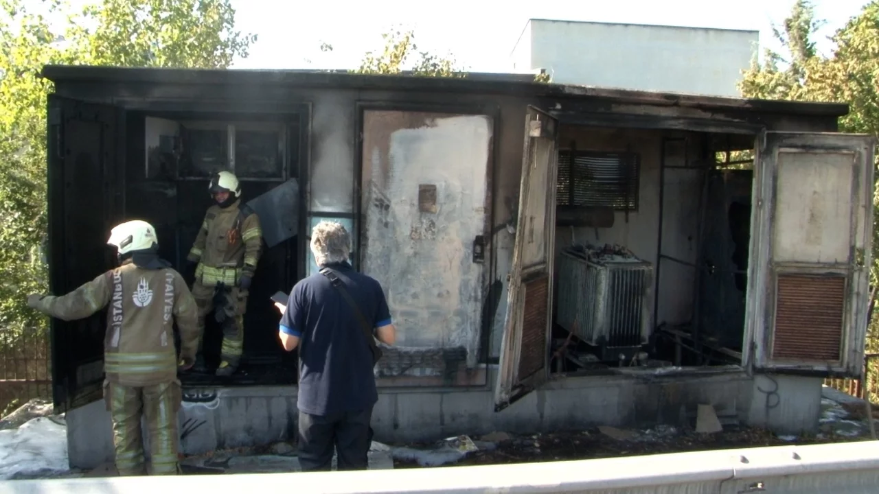 İstanbul'da trafo alevlere teslim oldu