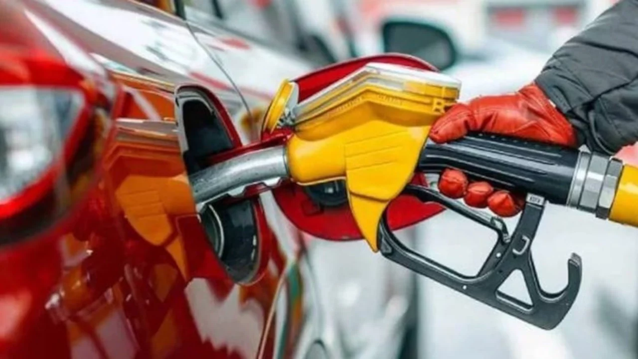 Motorine 5 liradan fazla indirim geliyor