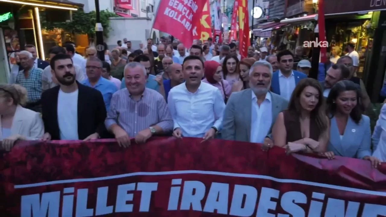Şile'de 'Millet İradesine Saygı Yürüyüşü': Özgür Çelik: 'Halk ihaneti affetmeyecek'
