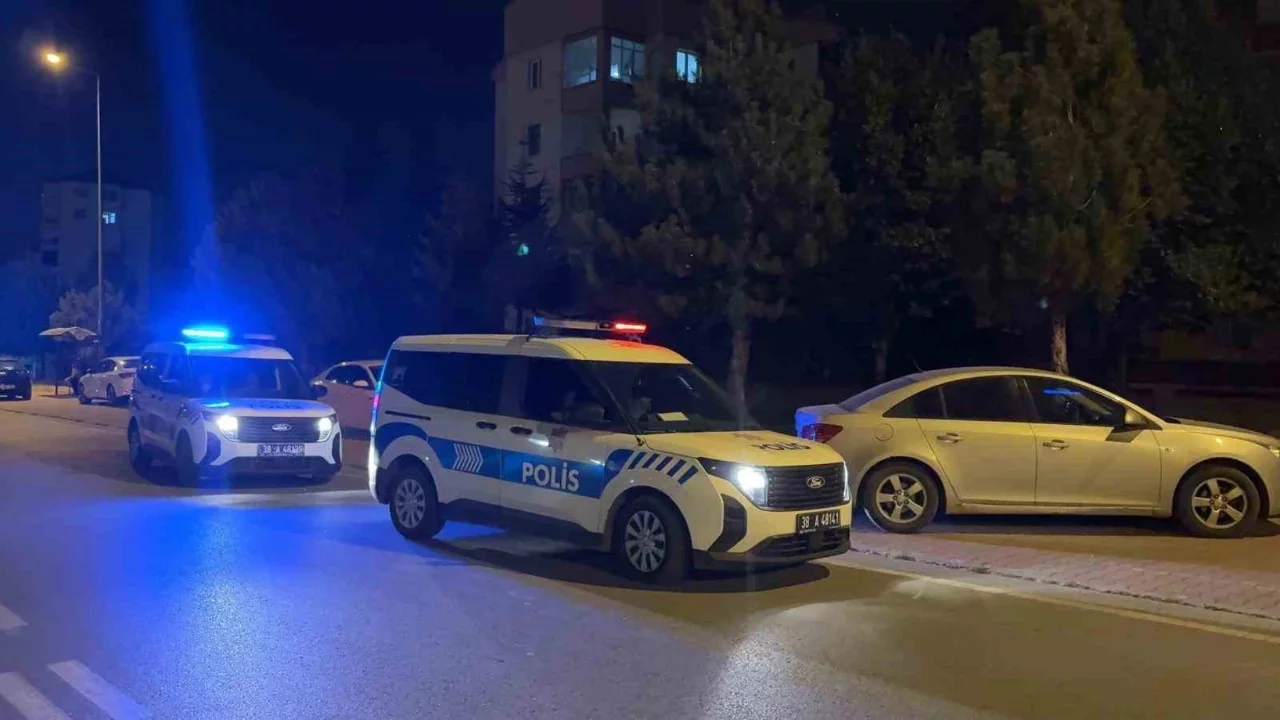 Komşular arası kaldırım taşlı kavga: 1 ağır yaralı