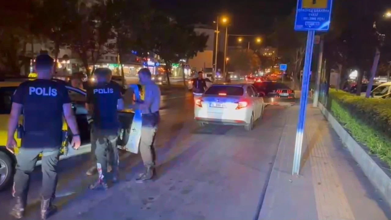 Bursa'da polis denetimi: 2 bin 569 kişi sorgulandı, 9 kişi yakalandı