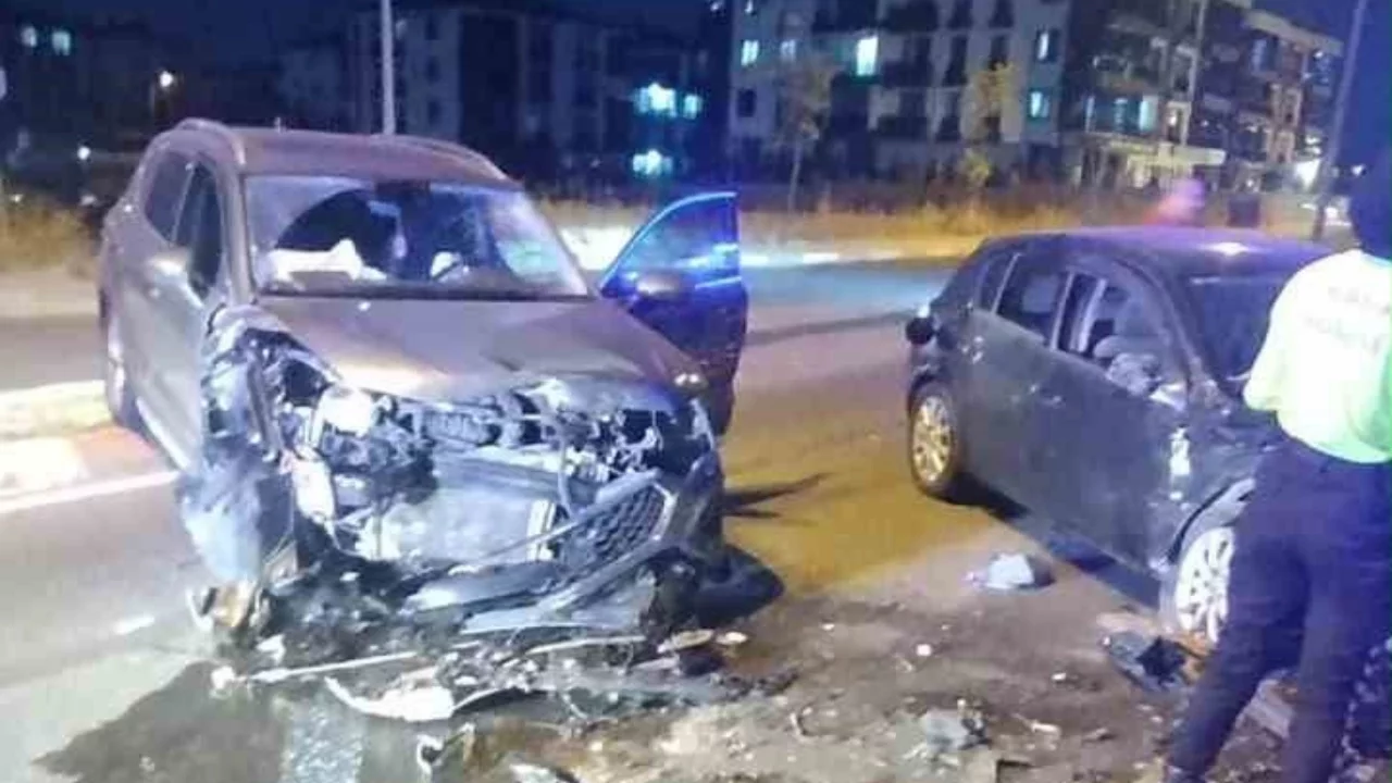 Lüleburgaz'da iki araç çarpıştı: 8 yaralı