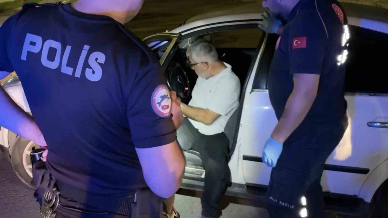 Yol ortasında sızıp kaldı, ekipleri alarma geçirdi
