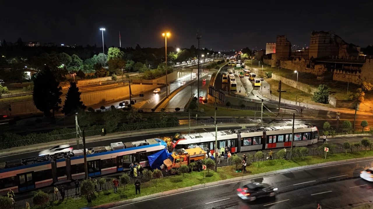 İki tramvayın çarpıştığı kaza yeri havadan görüntülendi
