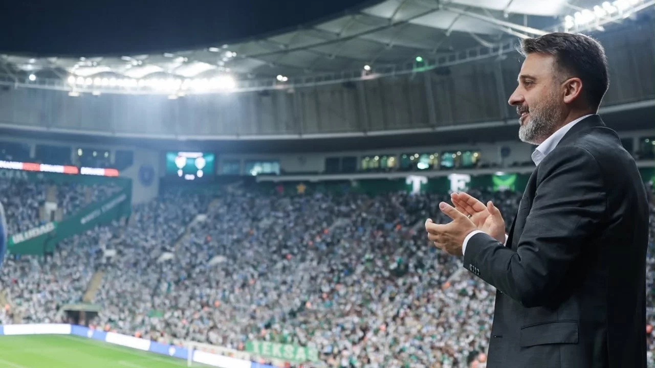 Bursa Büyükşehir Belediyesi'nden Bursaspor taraftarına destek: Hem otobüs hem dev ekran!