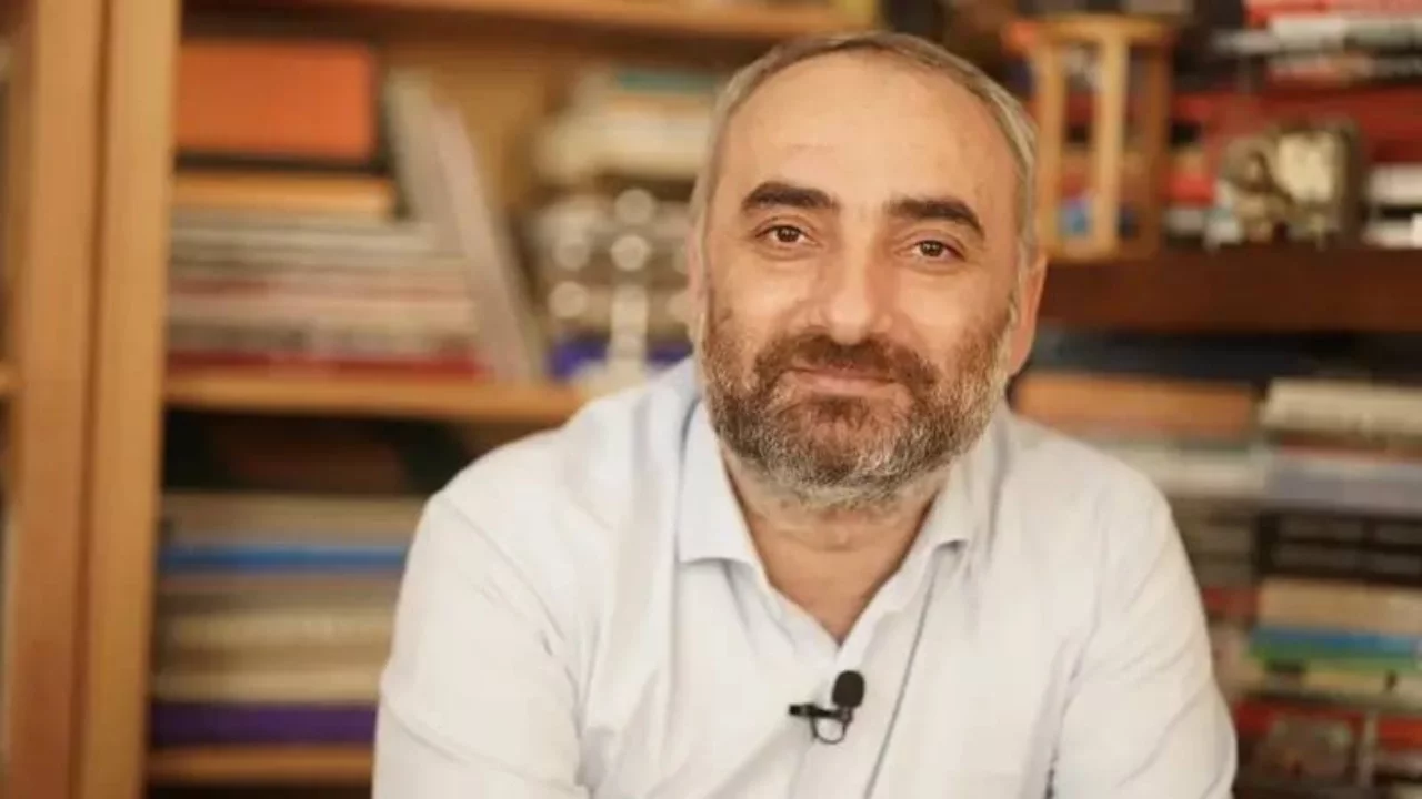 Gazeteci İsmail Saymaz, Halk TV'den ayrıldığını duyurdu