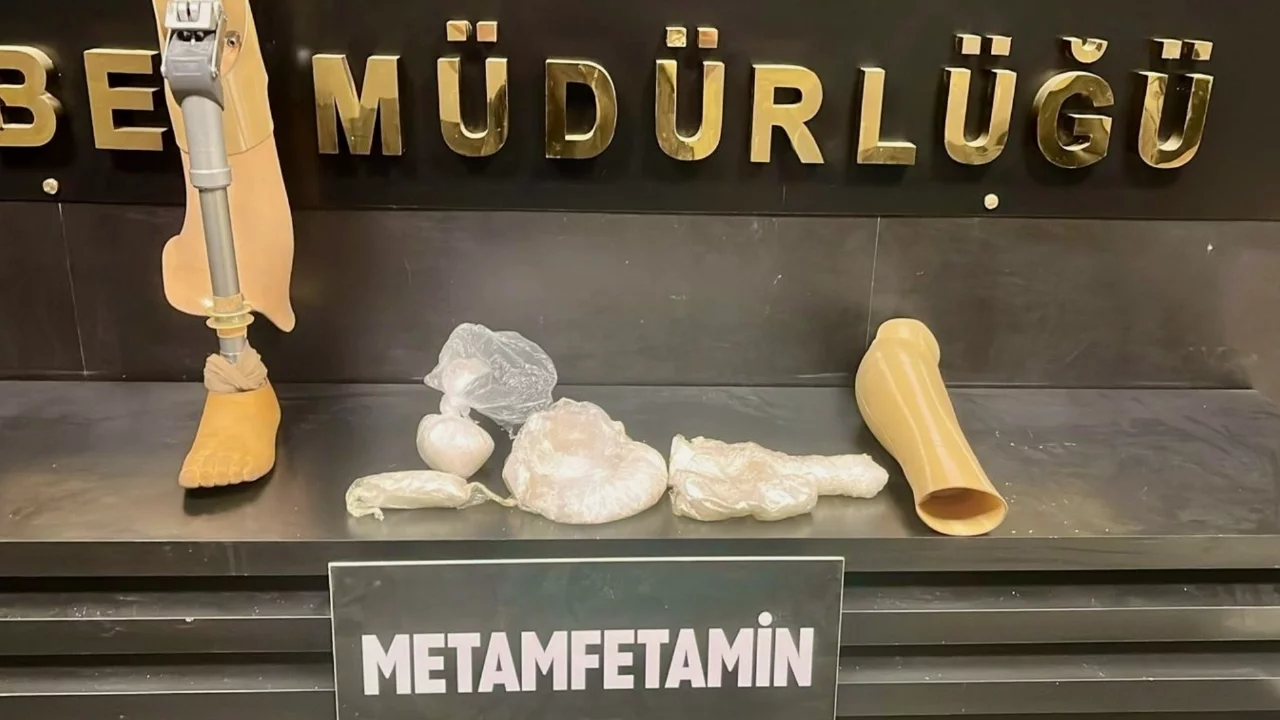 Bursa'da uyuşturucuyu protez bacağına gizlemiş