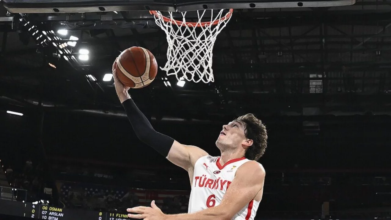 12 Dev Adam, Litvanya'yı 94-66 mağlup etti